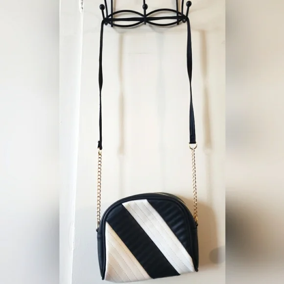 Olivia Miller Black White Strips Crossbody Shoulder Bag - Picture 1 of 6